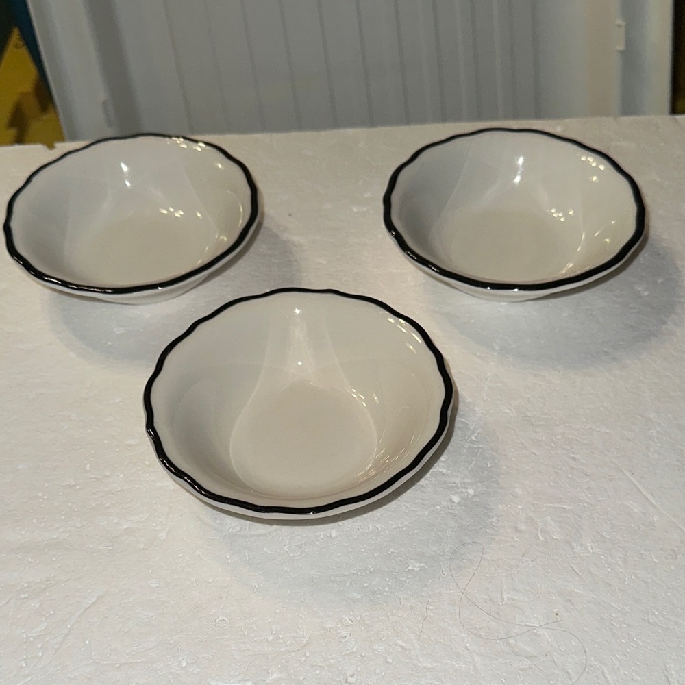Set of Three Vintage and Rare Syracuse China Dipping Bowls